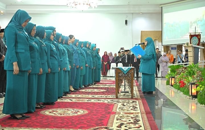 Ny Kurnia Jon Firman Pandu Resmi Menjadi Ketua TP PKK Kabupaten Solok