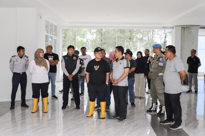 Wali Kota didampingi Wakil Wali Kota mengunjungi Terminal Tipe A Tanjung Pinggir untuk Segera Di operasikan