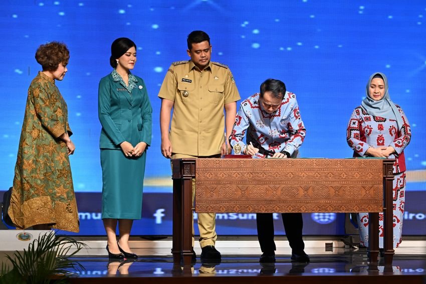 Tugas Pemerintah Melayani Masyarakat