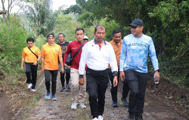 Menyambut HUT ke- 26 Kabupaten Toba,Jalan Santai ke Puncak Dolok Tolong