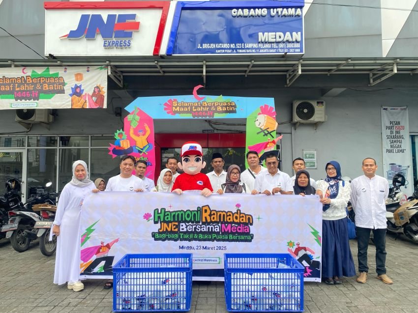 JNE Medan Bersama Insan Pers Berbagi Takjil dan Buka Puasa Bersama