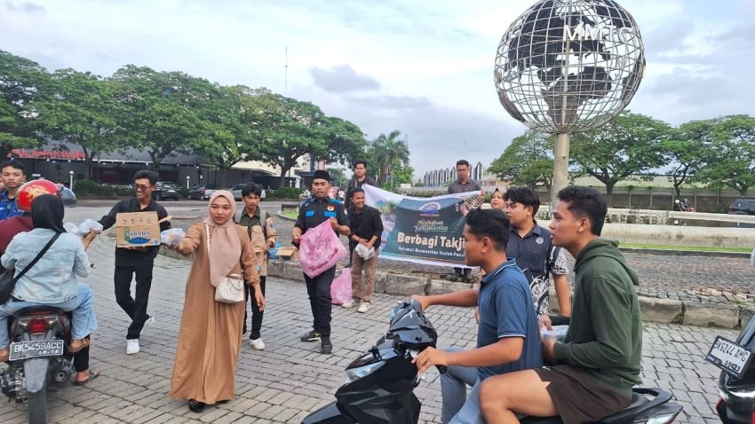 OMMBAK Sumut Berbagi Takjil dan Gelar Buka Puasa Bersama Aktivis