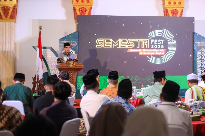 Hadiri Semesta Fest 2025, Rico Waas Apresiasi dan Berharap Membawa Manfaat Untuk Ekonomi Syariah di Medan