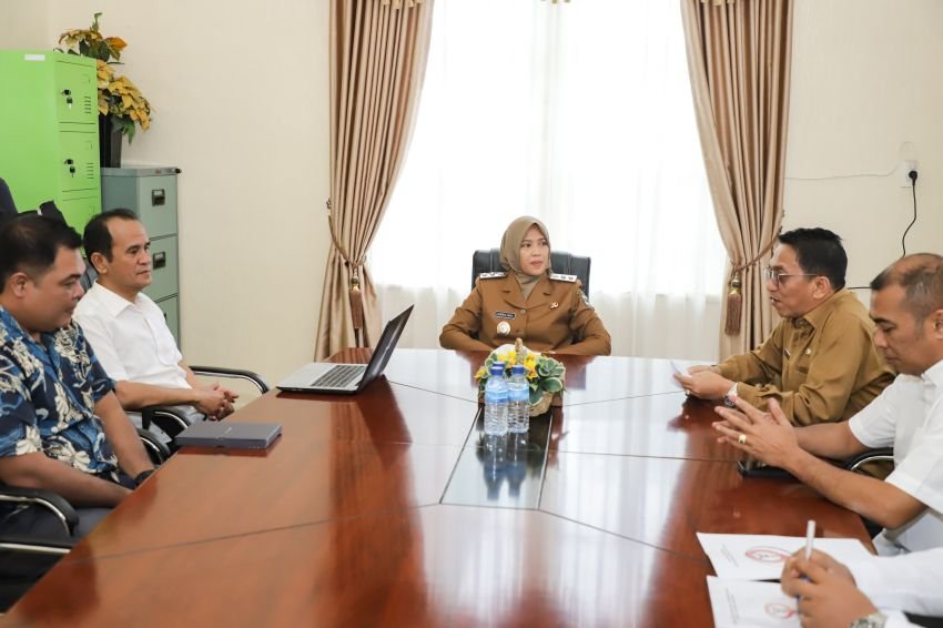 Audiensi jajaran Perusahaan Daerah Pasar Horas Jaya (PD PHJ), di ruang kerja Wakil Wali Kota Pematangsiantar