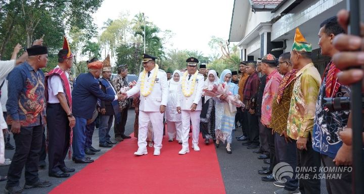 Iringan Marhaban Sambut Kedatangan Bupati dan Wakil Bupati Asahan