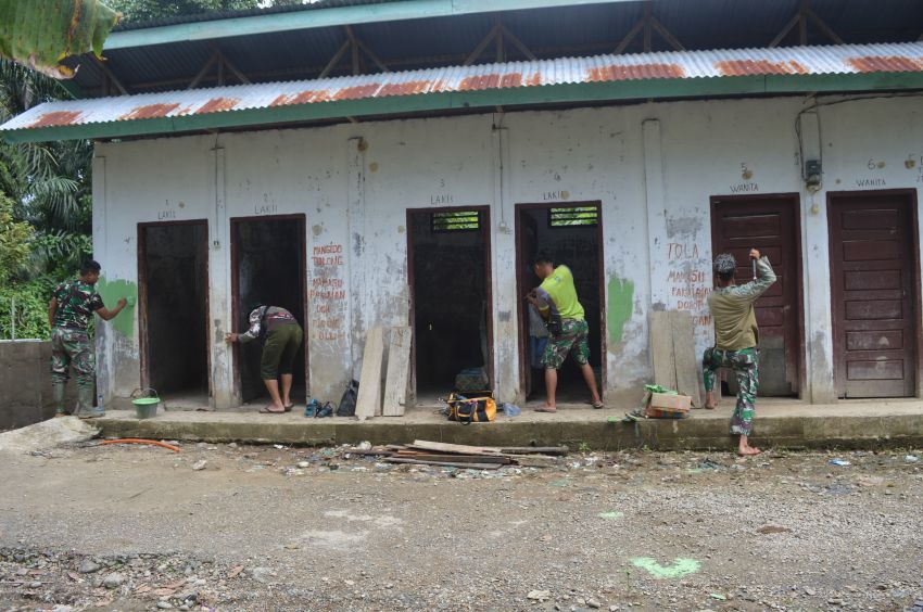 Transformasi Desa Simanuldang: Satgas TMMD Ke-123 Kodim 0212/Tapsel Giatkan Pembangunan MCK untuk Kesejahteraan Masyarakat