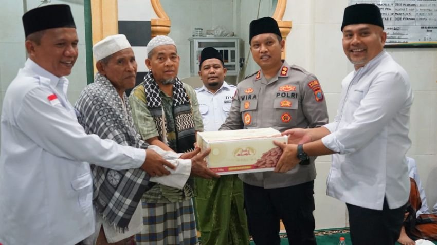 Kapolres Padangsidimpuan Gelar Safari Ramadhan 1446 H, AKBP Dr Wira Prayatna : Pererat Silaturahmi dan Jaga Keamanan Kota