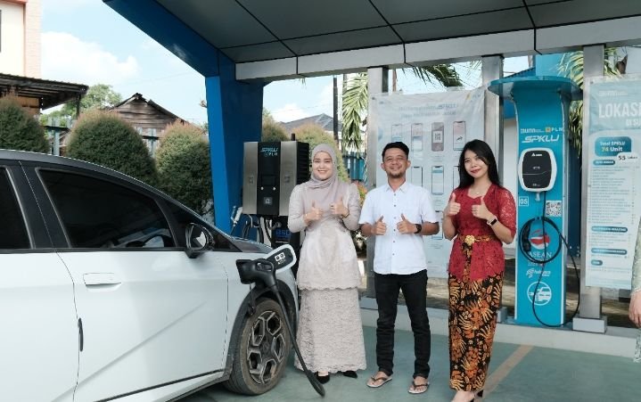 Kartini Masa Kini! Srikandi PLN Binjai Edukasi SPKLU dan Gaungkan Revolusi Energi Bersih