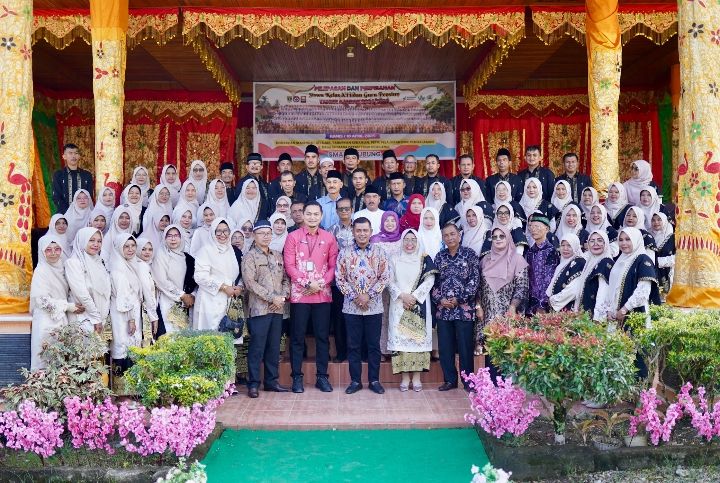 Bupati Solok Hadiri Acara Perpisahan Siswa dan Guru Purnabakti di SMAN 1 Kubung