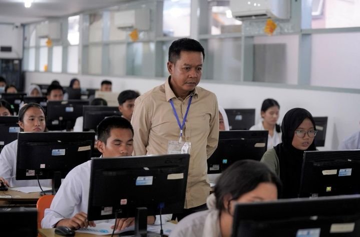 Tinjau Pelaksanaan UTBK-SNBT 2025 di USU, Rektor Tegaskan Sanksi Hukum Bagi Pelaku Ujian Yang Curang