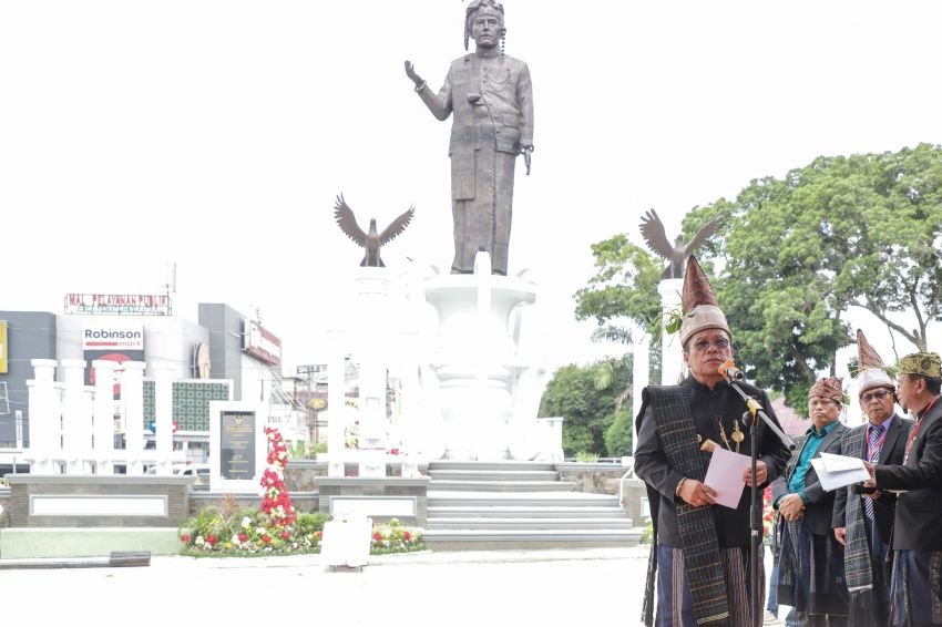 Peresmian Monumen Raja Sang Naualuh Damanik di Resmikan