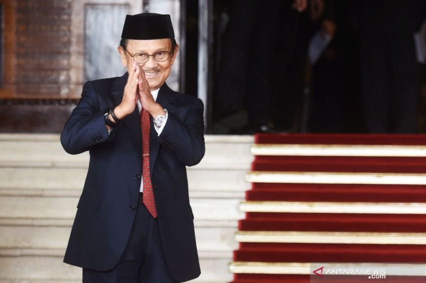 Maju Indonesia : Usulkan BJ Habibie Sebagai Pahlawan Nasional.