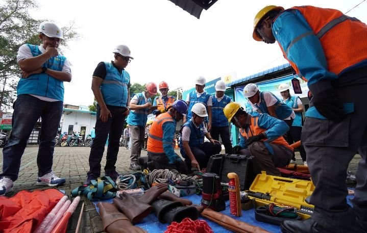 Tingkatkan Keamanan Pekerja dan Kehandalan Listrik, GM PLN UID Sumut Lakukan Kunjungan Kerja Ke Unit Layanan Pelanggan