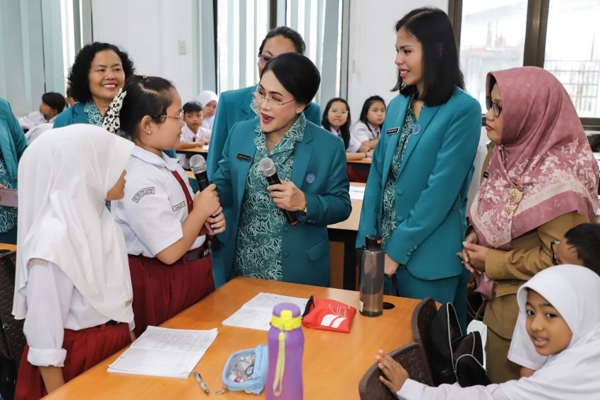 Ketua TP PKK membuka Pelatihan Dokter Kecil/Dokter Remaja se-Kota Pematangsiantar Tahun 2025