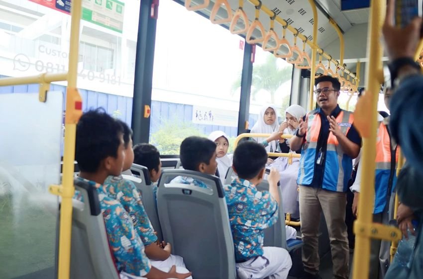 Pelindo Multi Terminal Edukasi Transportasi Ramah Lingkungan ke Siswa SD