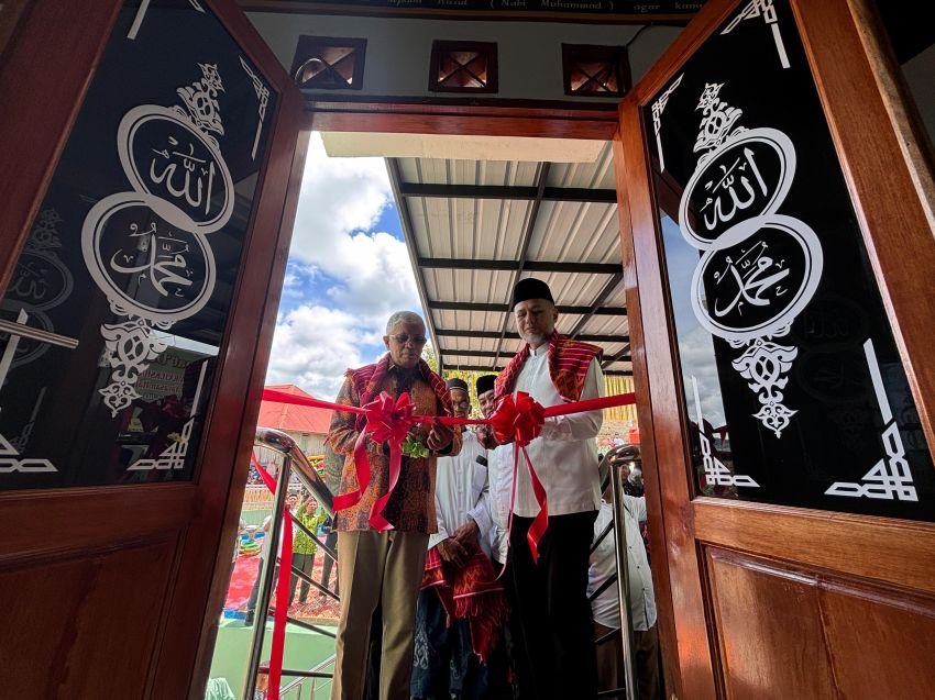 Ketua YHA Musa Rajekshah Resmikan Masjid Ke-52 di Kab Karo