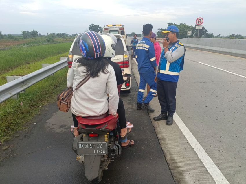 PT Jasamarga Kualanamu Tol Evakuasi Pengendara Roda Dua yang Memasuki Jalan Tol Medan-Kualanamu-Tebing Tinggi