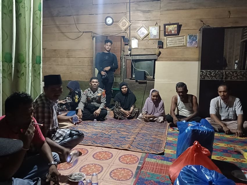 AKP Elimawan Sitorus serahkan Bantuan Korban Kebakaran di Unterudang Barteng Palas