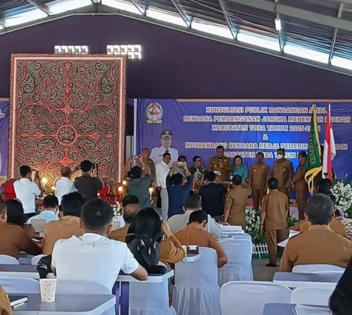 Bupati Toba Membuka Konsultasi Rancangan Publik RPJMD 2025-2029 dan Musrembang RKPD Tahun 2026