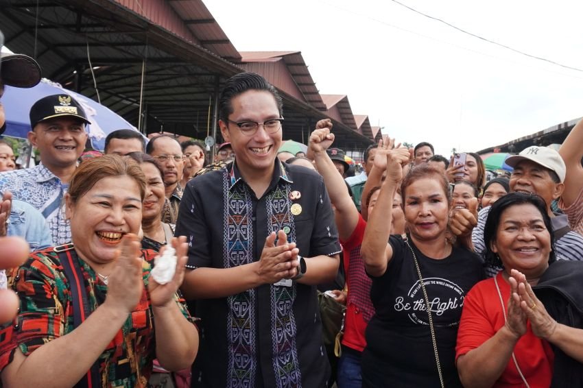 Sudah Berlangsung 2 Tahun, Rico Waas Tinjau Tanah Amblas di Pasar Induk Lau Cih