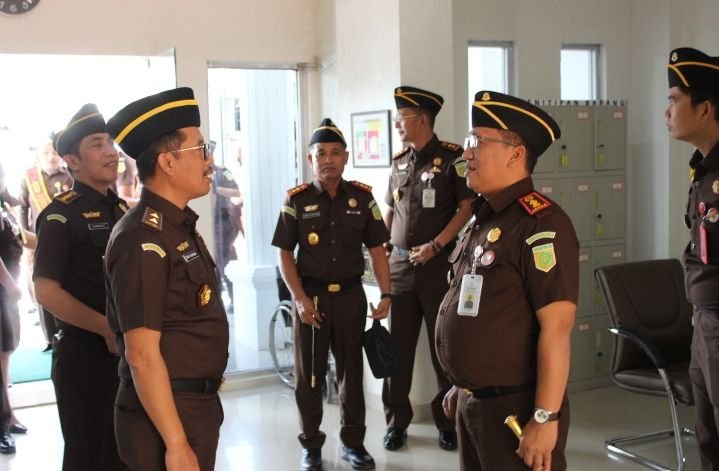 Kejari Toba Terima Kunjungan Tim Penilai Internal Kejagung