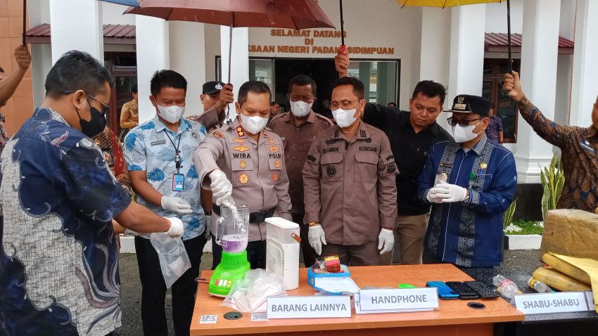 AKBP Dr Wira Prayatna Hadiri Pemusnahan Barang Bukti 2025 di Kejari Padangsidimpuan "Bukti Komitmen Penegak Hukum"