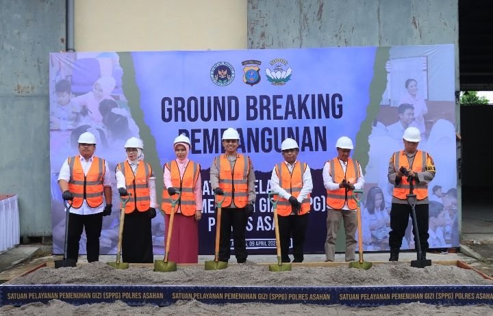 Peletakan Batu Pertama Pembangunan Dapur Umum Yayasan Kemala Bhayangkari Asahan Oleh Kapolres Asahan