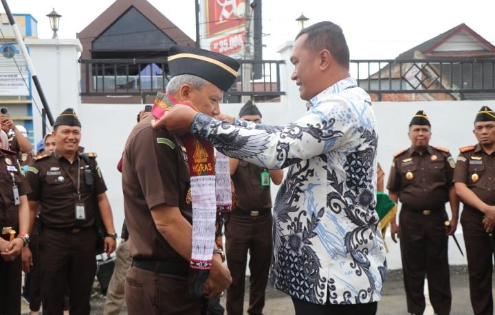Bupati Effendy SP Napitupulu Sambut Kajati Sumut Dalam Kunjungannya Ke Toba