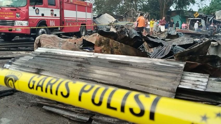 Polisi Selidiki Motif Pembakaran 204 Kios TPO di Tanjungbalai