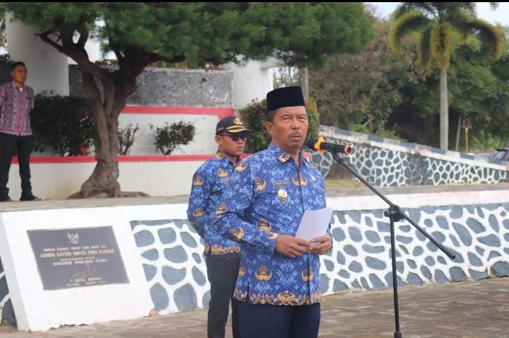 Upacara Hari Kesadaran Nasional, Wabup Toba : Tunjukkan Dirimu Layak Dihargai