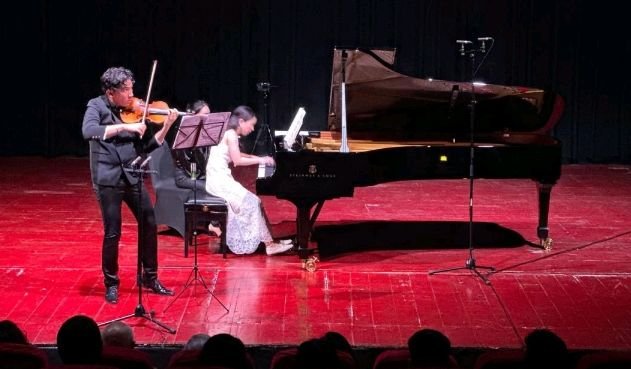 Sebuah Pengalaman Musik yang Intim dan Mendalam di Konser Iskandar Widjaja