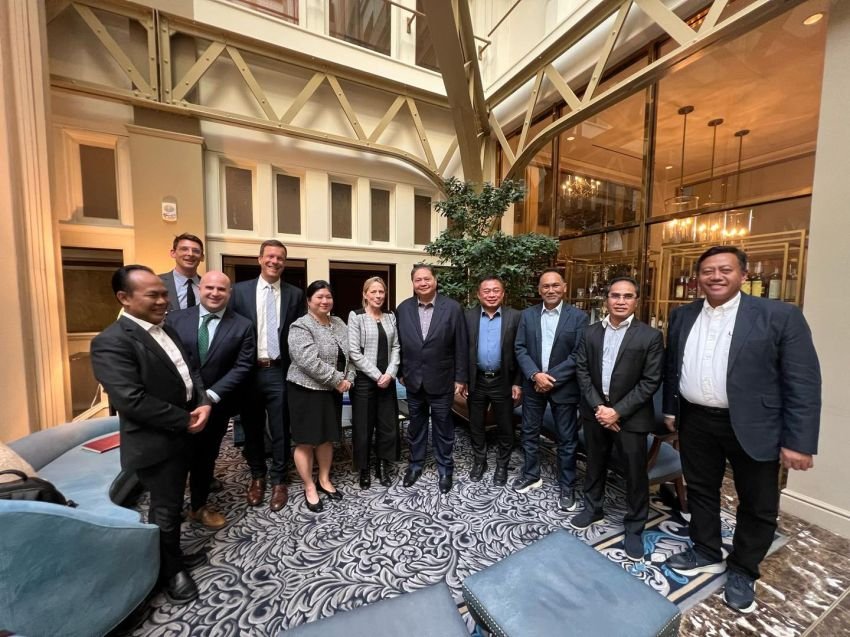 Menko Perekonomian Airlangga Hartarto Sambut Investasi 5 Miliar USD dari AWS di Indonesia