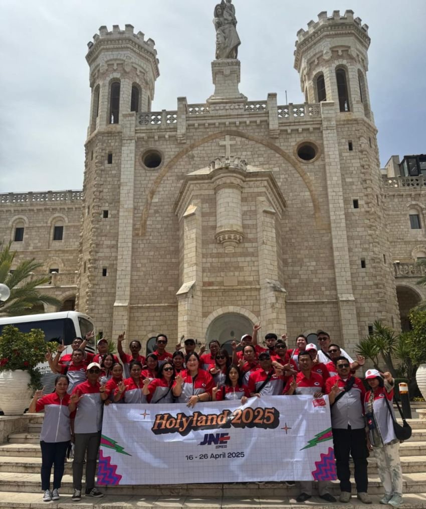 JNE Berangkatkan Ksatria dan Srikandi ke Holyland untuk Perjalanan Rohani