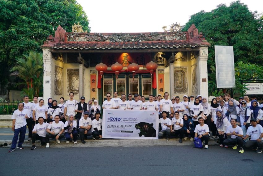 Telkom Gelar Aksi Jalan Santai Sambil Pilah Sampah Plastik dalam Rangkaian GoZero% Goes to Medan