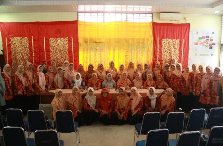 Kegiatan Pisah Sambut Ketua DWP baru Dirangkai DWP Kota Solok Dengan Megelar Halalbihalal