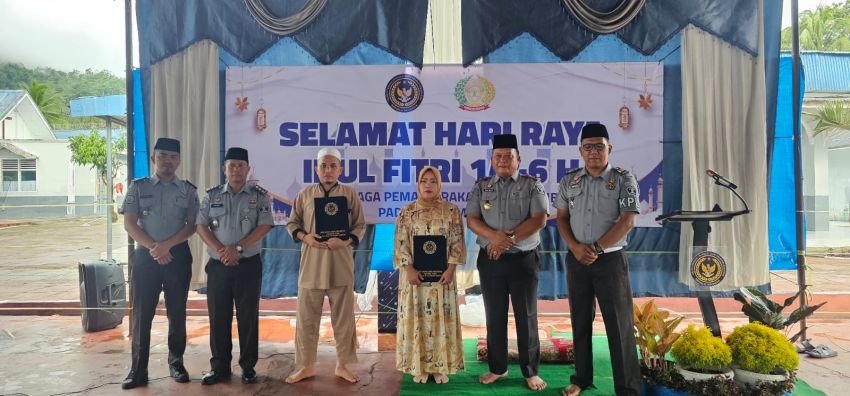 BERKAH HARI RAYA IDUL FITRI 1446 H,RATUSAN WARGA BINAAN LAPAS KELAS IIB PADANGSIDIMPUAN TERIMA REMISI KHUSUS