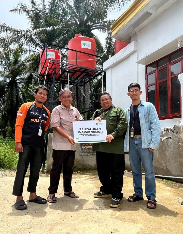 Warga Aek Suhat Padang Lawas, Nikmati Air Bersih dari Penyaluran Wakaf Sumur Dompet Dhuafa Waspada