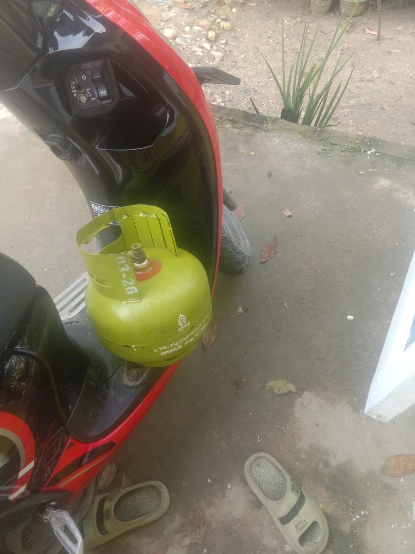 KELANGKAAN GAS 3KG DI SIGAMBAL PADA LEBARAN KE-2: MASYARAKAT MENGELUH