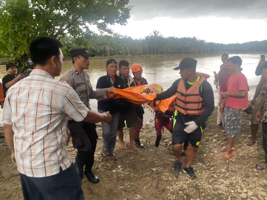 Hari ke Empat Akhirnya Balita Hanyut Akibat Kecelakaan Tunggal di Aek Nabara Tonga di Temukan
