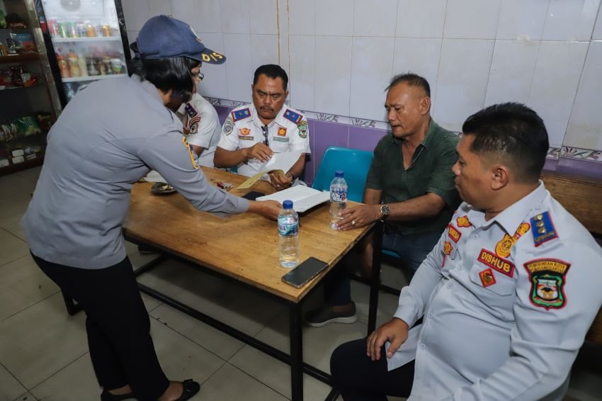 Kadishud memberikan himbauan dan surat edaran kepada pengusaha bus untuk Masuk Ke Terminal Tanjung Pinggir