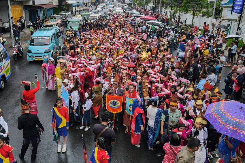 karnaval memeriahkan Peringatan hari jadi Ke- 154 kita Pematang Siantar