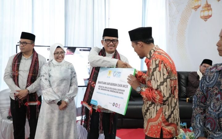 PLN UID Sumut dan YBM Tebar Kebahagiaan di Bulan Suci dengan 2.082 Paket Ramadhan Penuh Makna