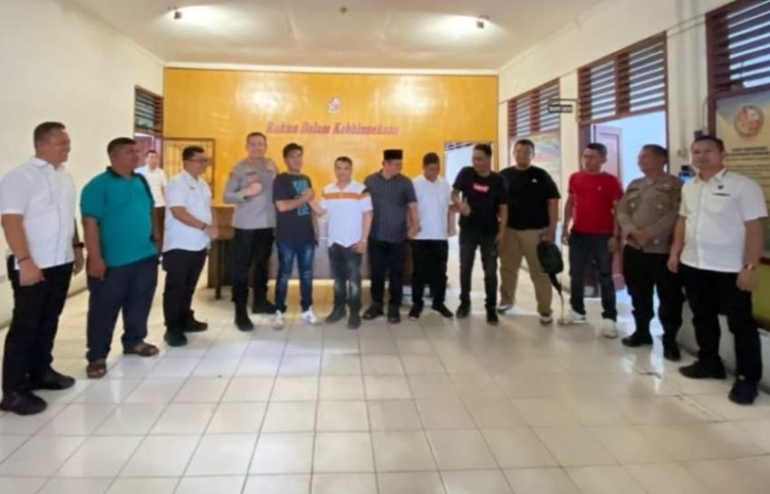 Kapolresta Deli Serdang dan Kesbangpol Fasilitasi Mediasi Perkelahian Antar Kelompok Masyarakat di STM Hilir