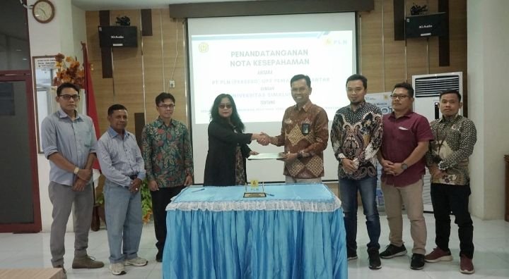 PLN Perkuat Sinergi Dengan Universitas Simalungun Melalui Penandatanganan MOU di Momen Hardiknas