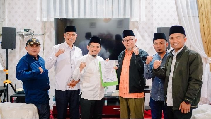 Wabup Solok Terima Surat Pernyataan Pembebasan Lahan Jalan Alternatif Penghubung Kabupaten Solok dengan Kabupaten Solok Selatan.
