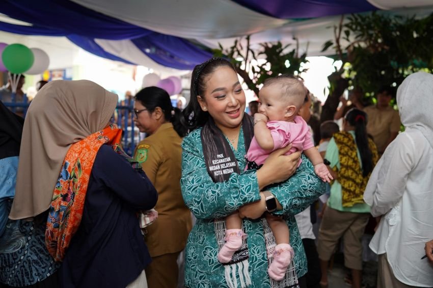Pastikan ILP Berjalan Baik, Airin Rico Waas Dampingi Titiek Sugiharti Surya Kunjungi Posyandu Mawar Ganda dan Bunga Asoka I