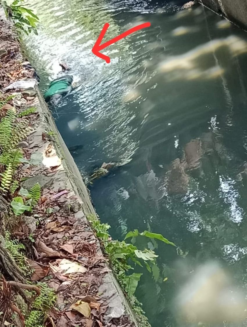 Mayat Ditemukan Mengapung di Parit