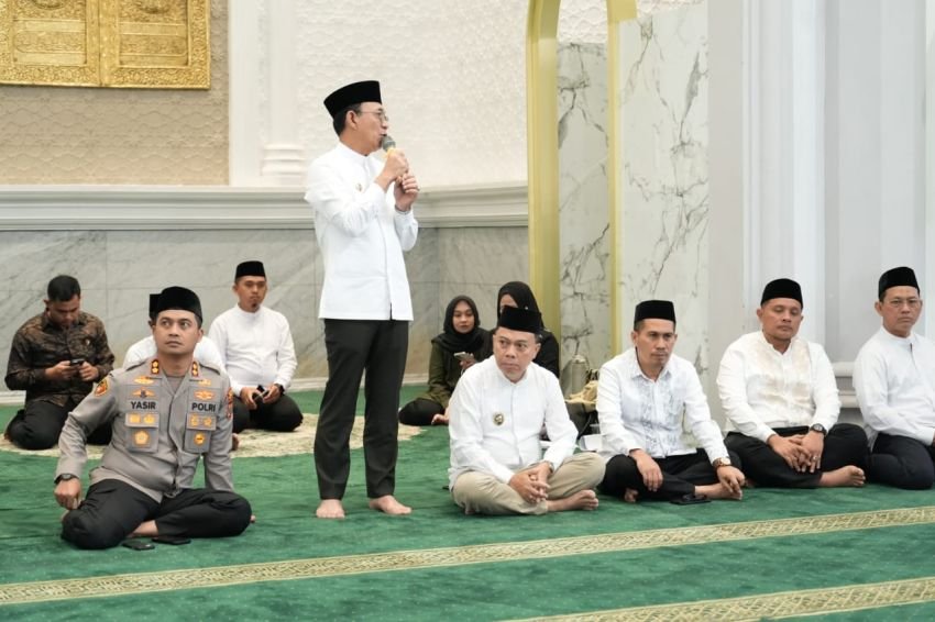 Pesan Haru Gus Irawan Pasaribu saat Lepas 174 Calhaj di Mesjid Syahrun Nur Tapsel