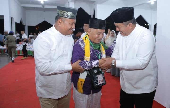 Bupati Lepas Jemaah Calon Haji Kabupaten Asahan di Gedung Tahfidz Masjid Agung Haji Achmad Bakrie