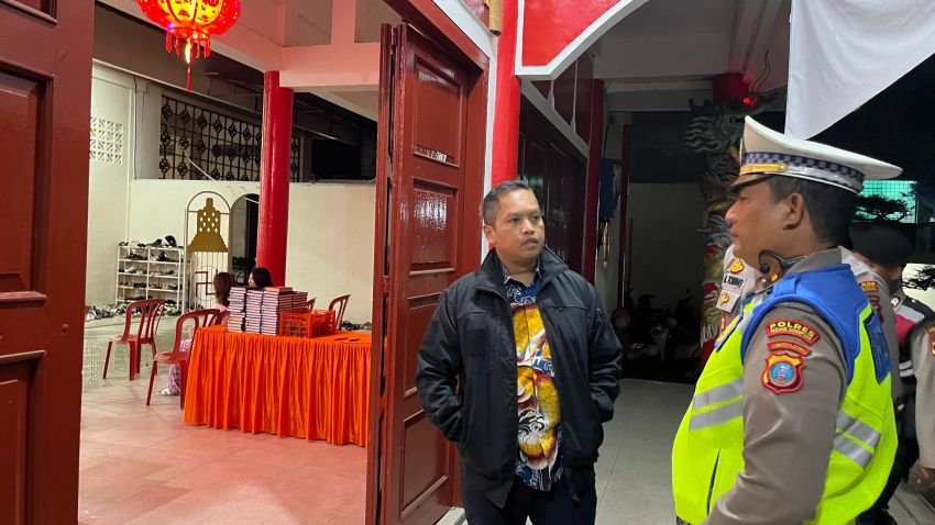 AKBP Dr Wira Prayatna Pimpin Pengamanan Waisak 2025 di Padangsidimpuan "Wujud Nyata Semangat Kebersamaan"